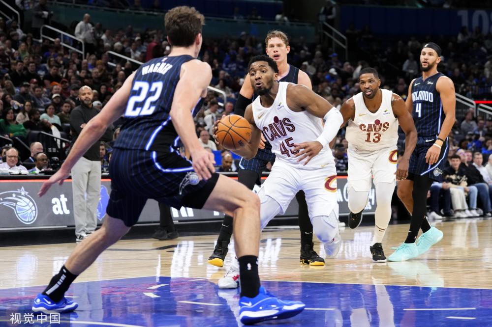 钱和赛场的 钱和赛场的