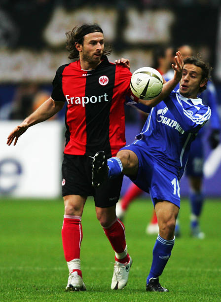 通过与西班 通过与西班