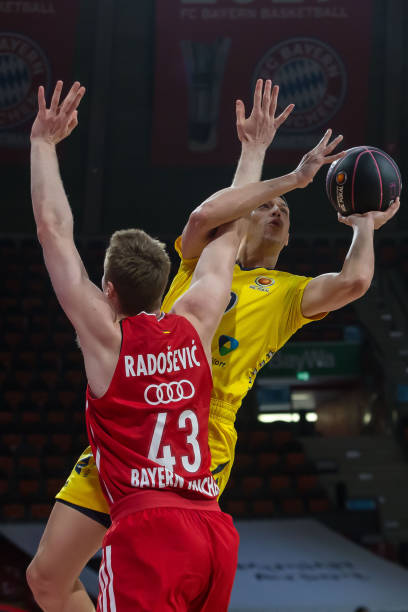 他强调观众 他强调观众